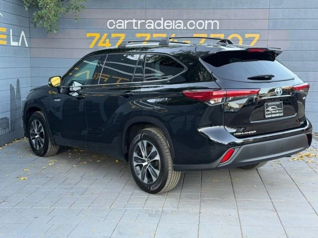 2021 Toyota Highlander - Image 3 of 21