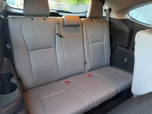 2021 Toyota Highlander - Image 19 of 21