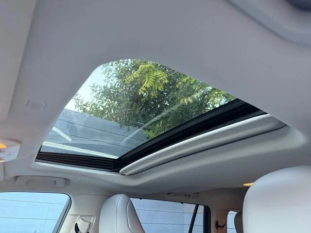 2021 Toyota Highlander - Image 14 of 21