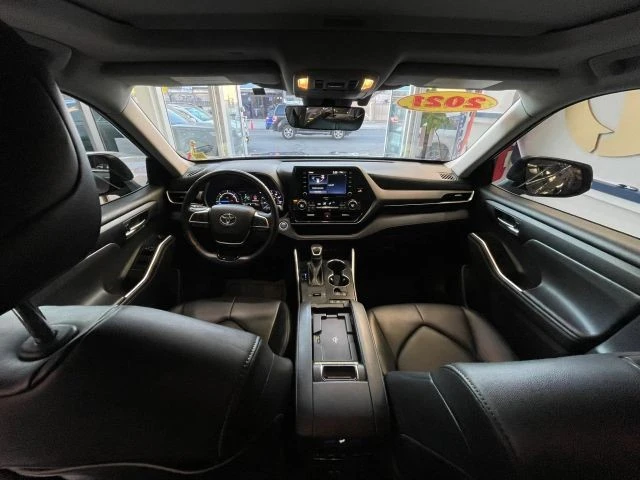 2021 Toyota Highlander - Image 20 of 31