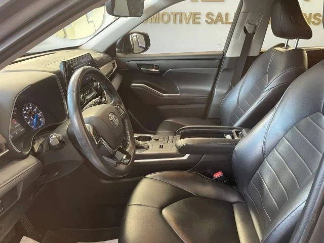 2021 Toyota Highlander - Image 8 of 31