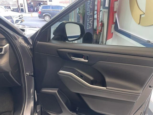 2021 Toyota Highlander - Image 26 of 31