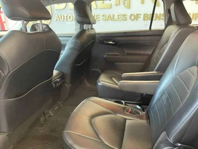 2021 Toyota Highlander - Image 18 of 31