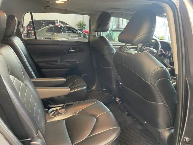 2021 Toyota Highlander - Image 24 of 31