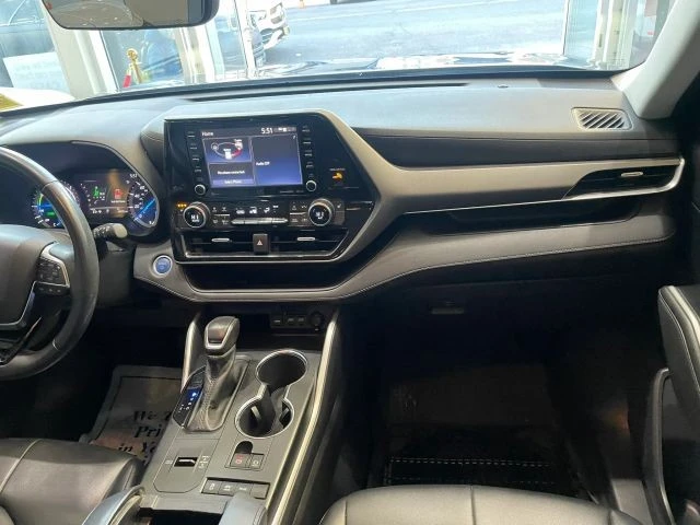 2021 Toyota Highlander - Image 25 of 31