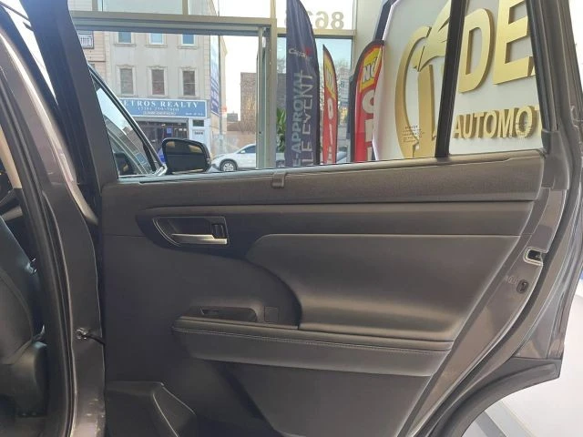 2021 Toyota Highlander - Image 23 of 31