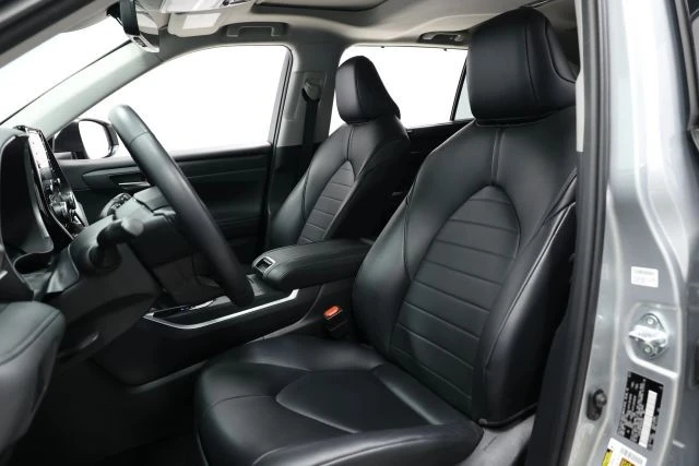 2021 Toyota Highlander - Image 15 of 21