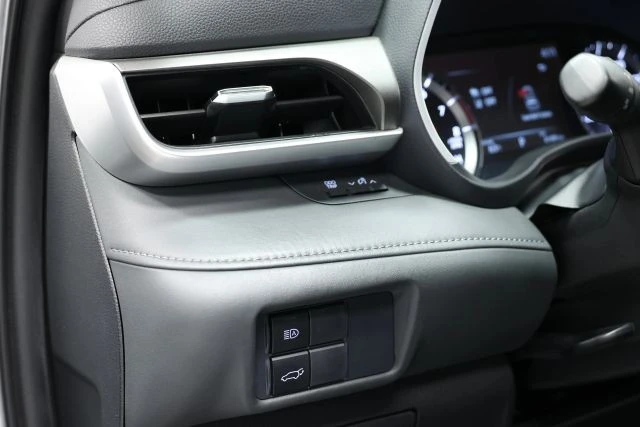 2021 Toyota Highlander - Image 18 of 21