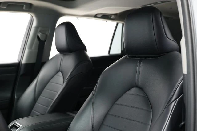 2021 Toyota Highlander - Image 16 of 21