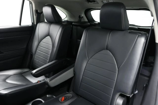 2021 Toyota Highlander - Image 3 of 12