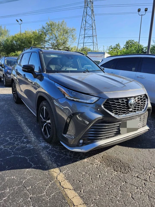 2021 Toyota Highlander - Image 2 of 8