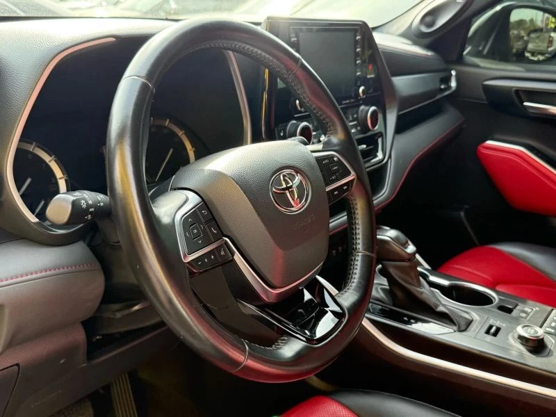 2021 Toyota Highlander - Image 9 of 12