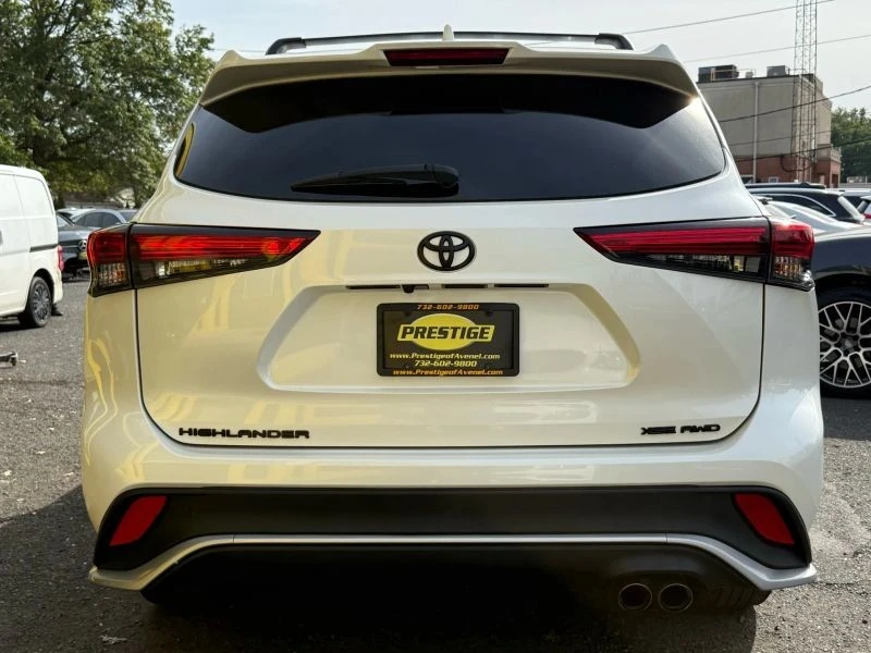 2021 Toyota Highlander - Image 5 of 12
