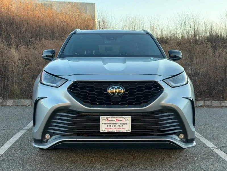 2021 Toyota Highlander - Image 3 of 12