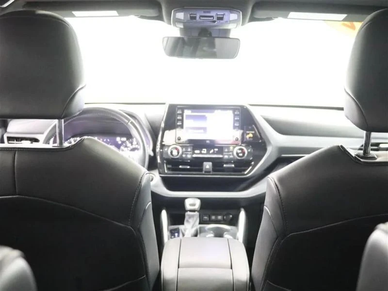 2021 Toyota Highlander - Image 8 of 12