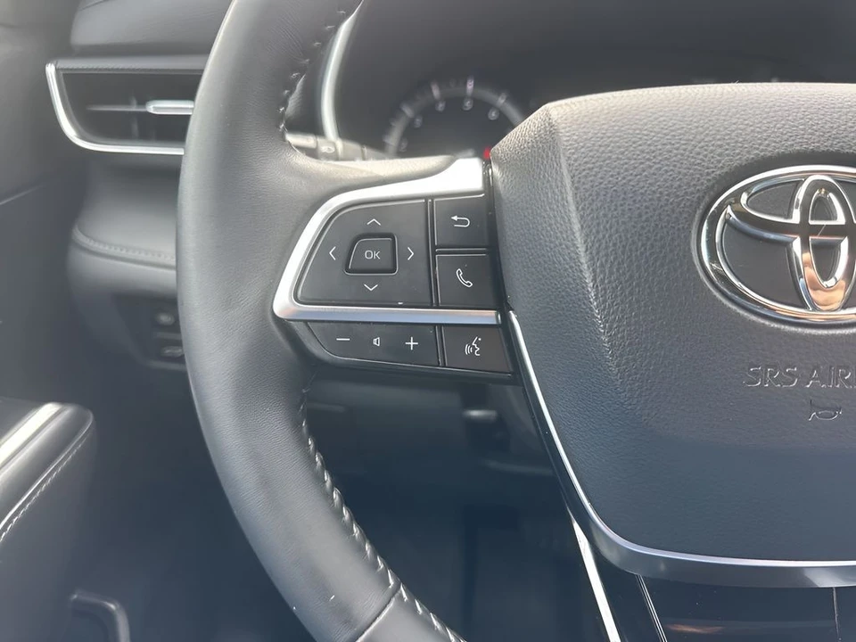 2021 Toyota Highlander - Image 15 of 21