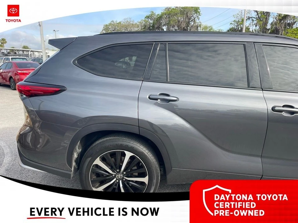 2021 Toyota Highlander - Image 3 of 10