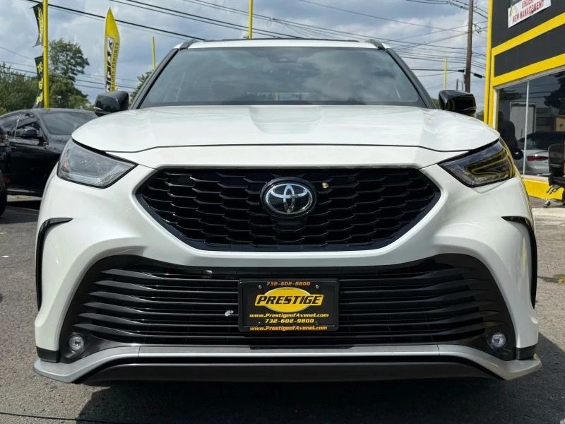 2021 Toyota Highlander - Image 3 of 12