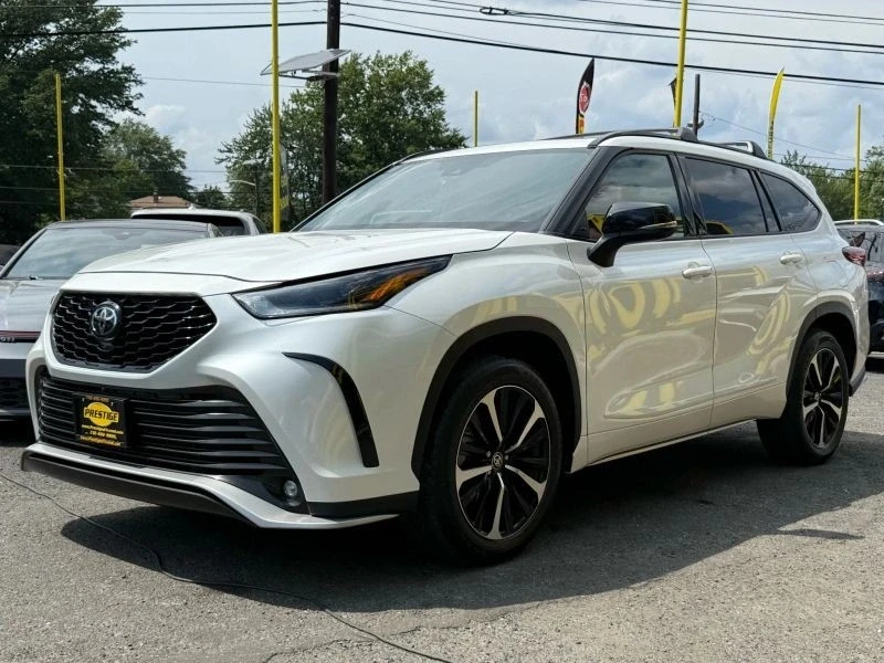 2021 Toyota Highlander - Image 4 of 12