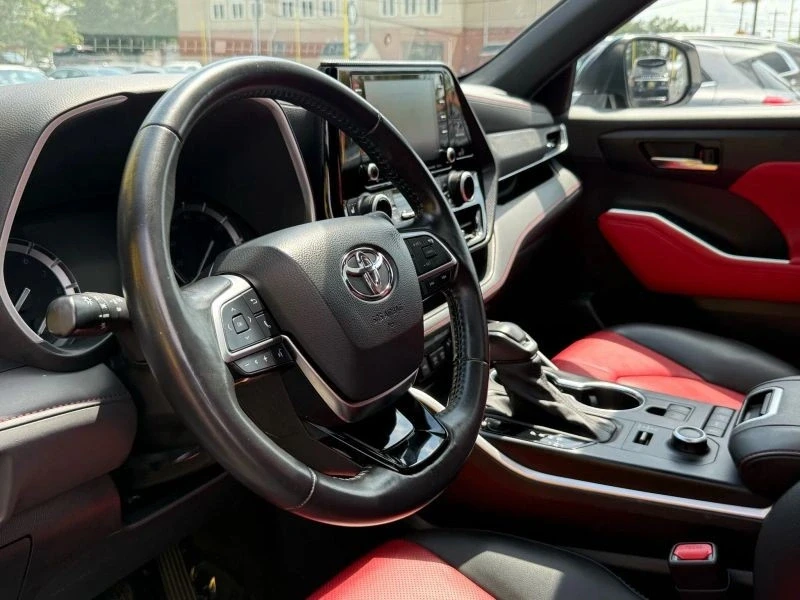 2021 Toyota Highlander - Image 10 of 12