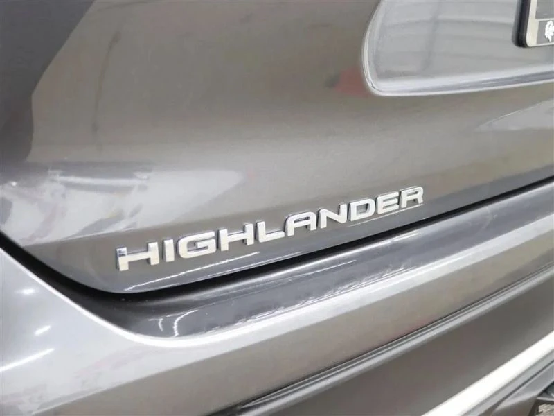2021 Toyota Highlander - Image 8 of 12
