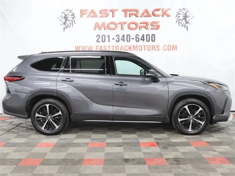 2021 Toyota Highlander - Image 4 of 12