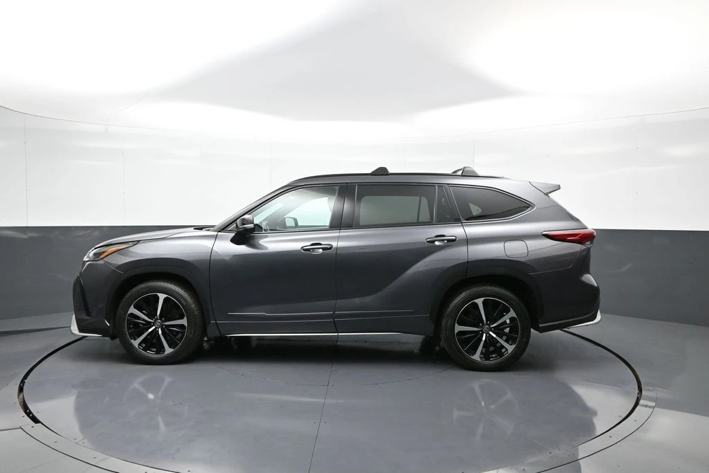 2021 Toyota Highlander - Image 9 of 12