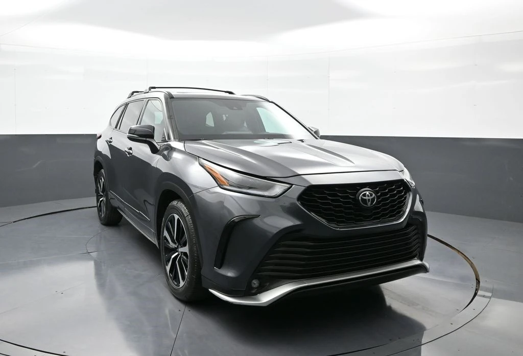 2021 Toyota Highlander - Image 3 of 12