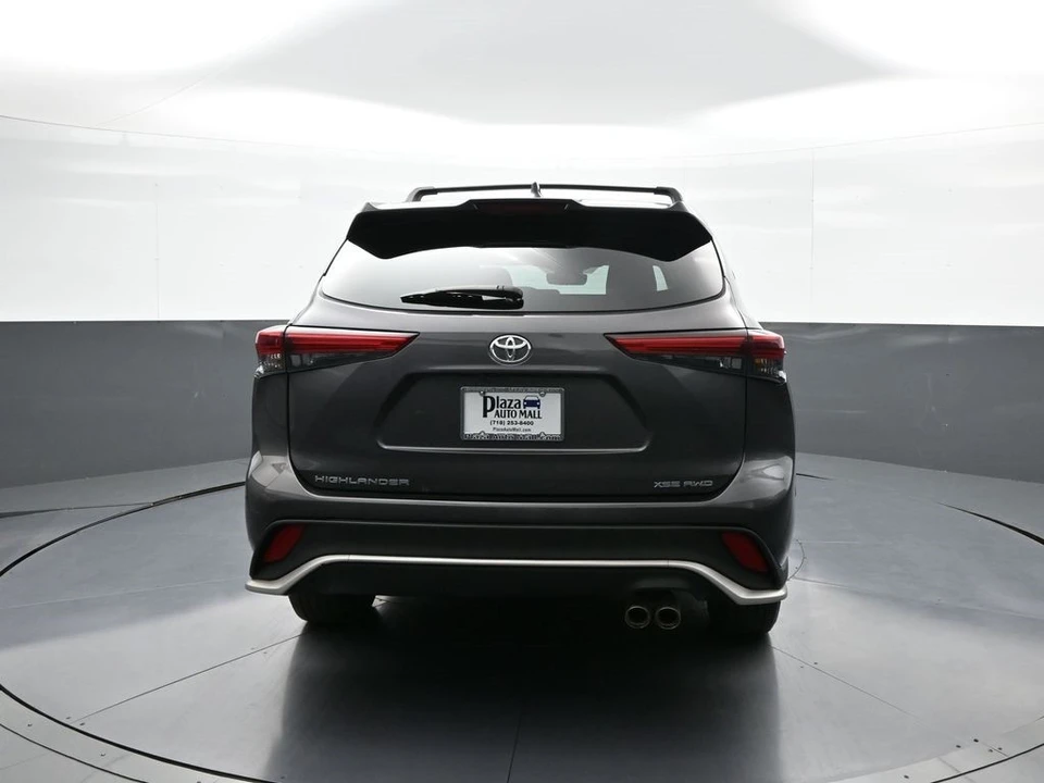 2021 Toyota Highlander - Image 7 of 12