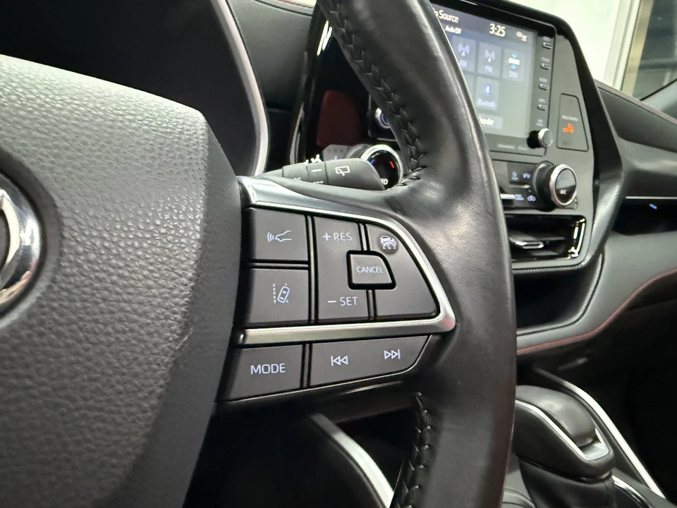 2021 Toyota Highlander - Image 16 of 21
