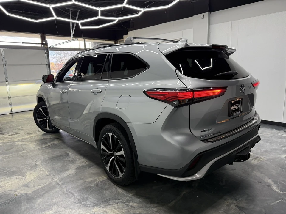 2021 Toyota Highlander - Image 3 of 21