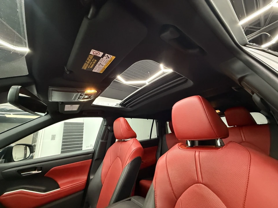 2021 Toyota Highlander - Image 13 of 21