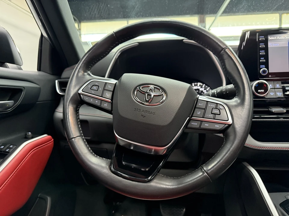 2021 Toyota Highlander - Image 14 of 21