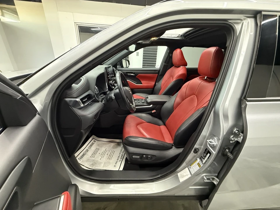 2021 Toyota Highlander - Image 12 of 21