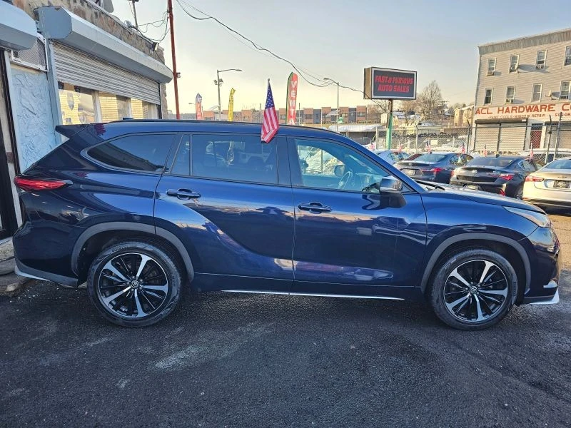 2021 Toyota Highlander - Image 3 of 12