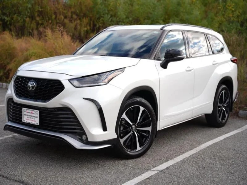 2021 Toyota Highlander - Image 4 of 12