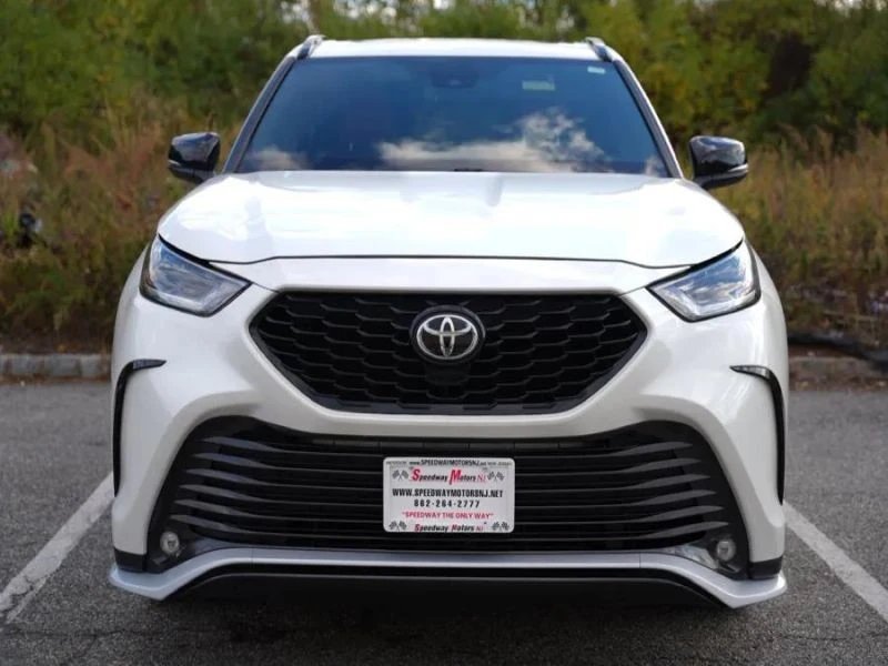 2021 Toyota Highlander - Image 3 of 12