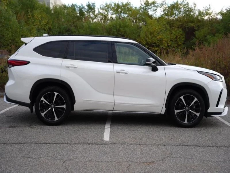 2021 Toyota Highlander - Image 5 of 12
