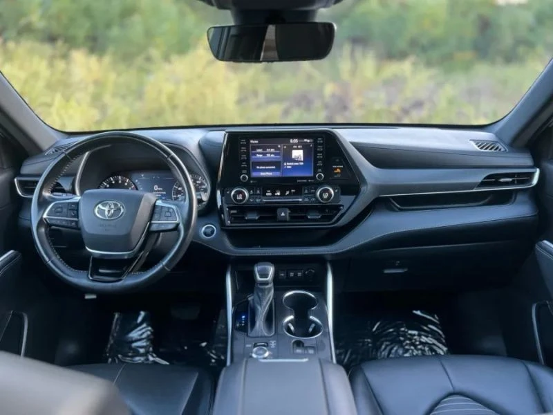 2021 Toyota Highlander - Image 10 of 12