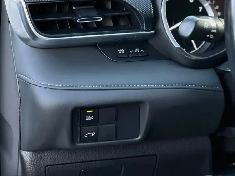 2021 Toyota Highlander - Image 11 of 12