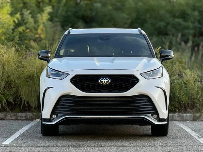 2021 Toyota Highlander - Image 3 of 12