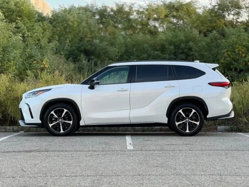 2021 Toyota Highlander - Image 5 of 12