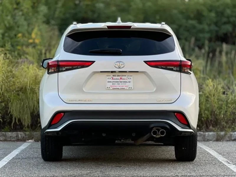 2021 Toyota Highlander - Image 7 of 12