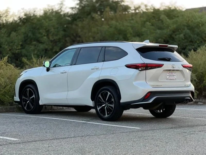 2021 Toyota Highlander - Image 6 of 12