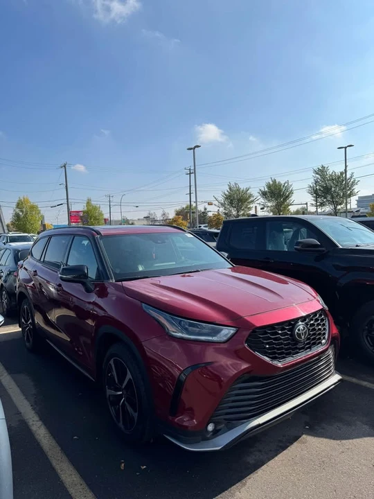 2021 Toyota Highlander - Image 2 of 9