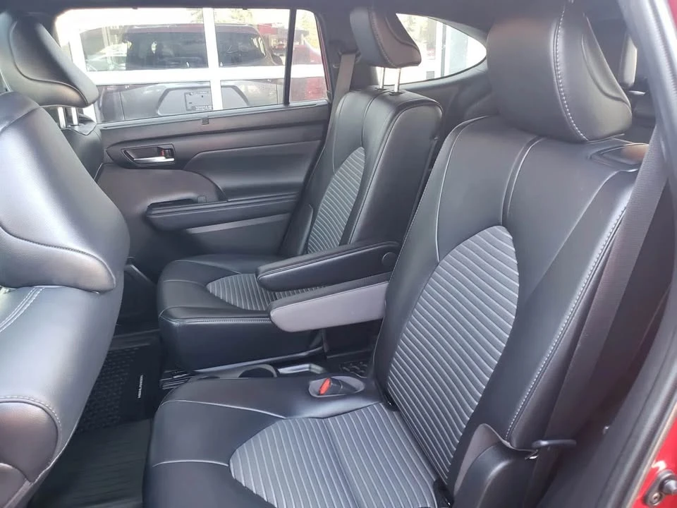2021 Toyota Highlander - Image 5 of 9
