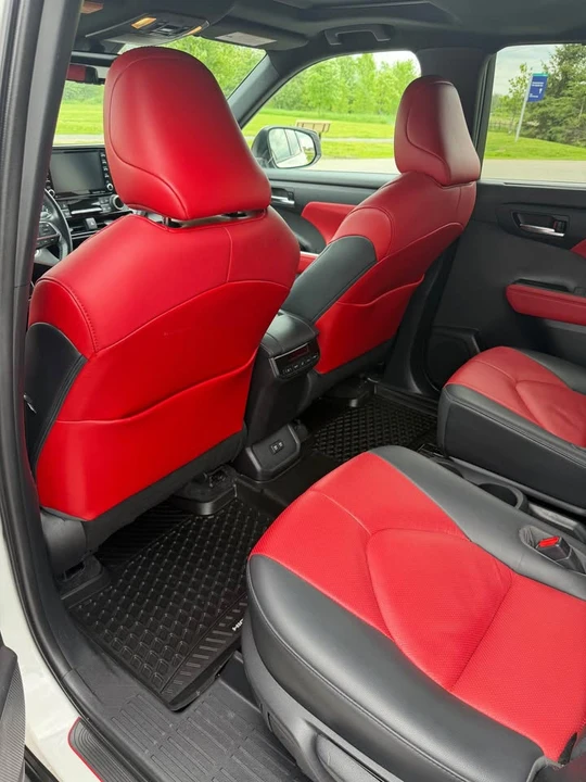 2021 Toyota Highlander - Image 9 of 10