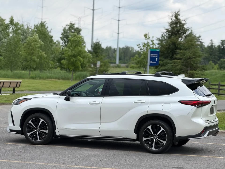 2021 Toyota Highlander - Image 5 of 10