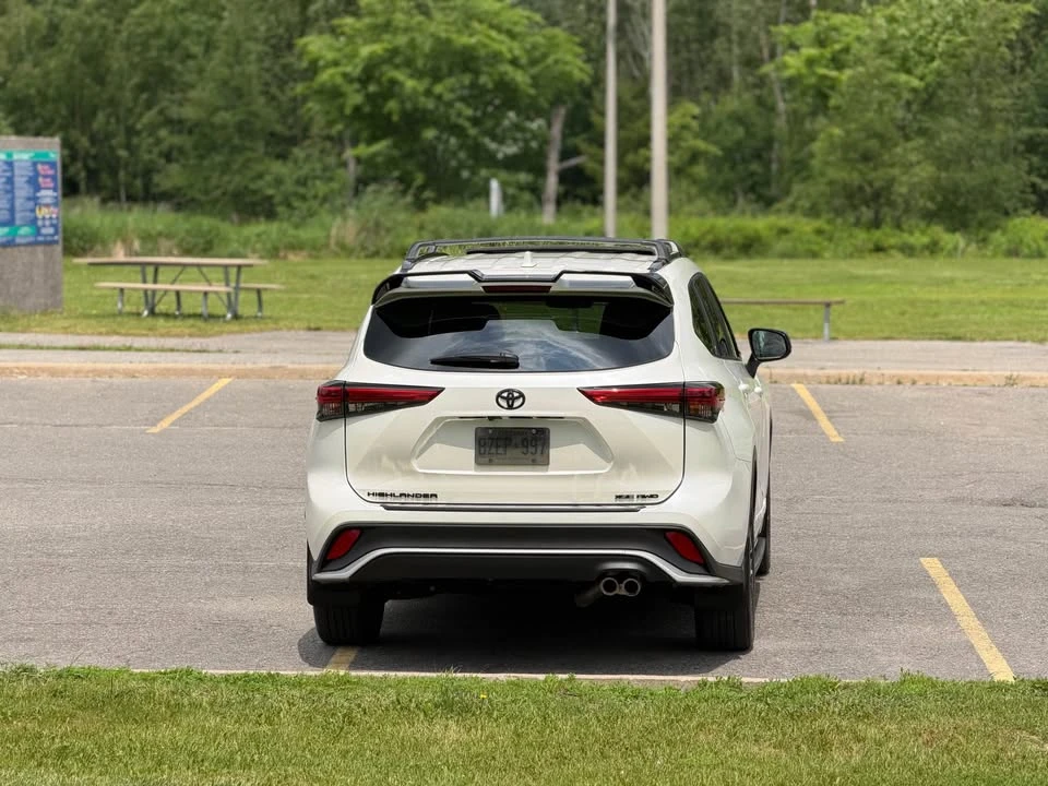 2021 Toyota Highlander - Image 7 of 10