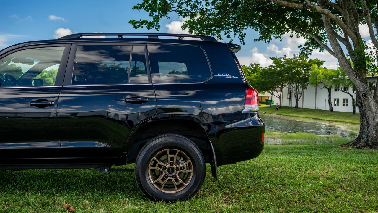 2021 Toyota J200 Land Cruiser - Image 30 of 31